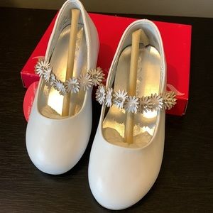 Size 8M toddler shoes